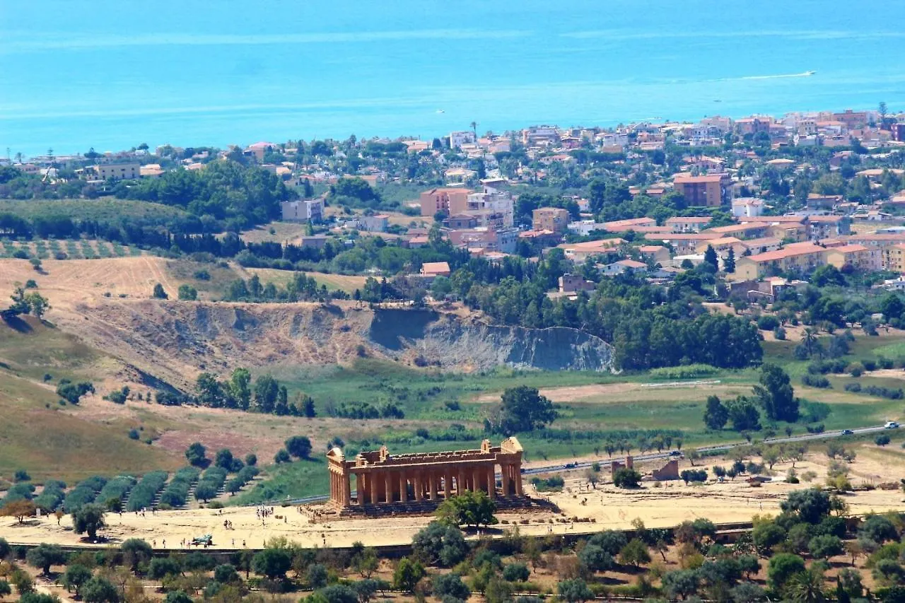 Attico D'Arte Sulla Valle Dei Templi Agrigento 0*,  Włochy